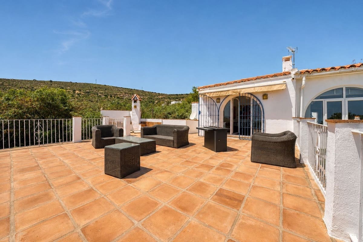 Chalet de 5 habitaciones en Manilva en venta con piscina garaje - 1.100.000 € (Ref: 9918802)