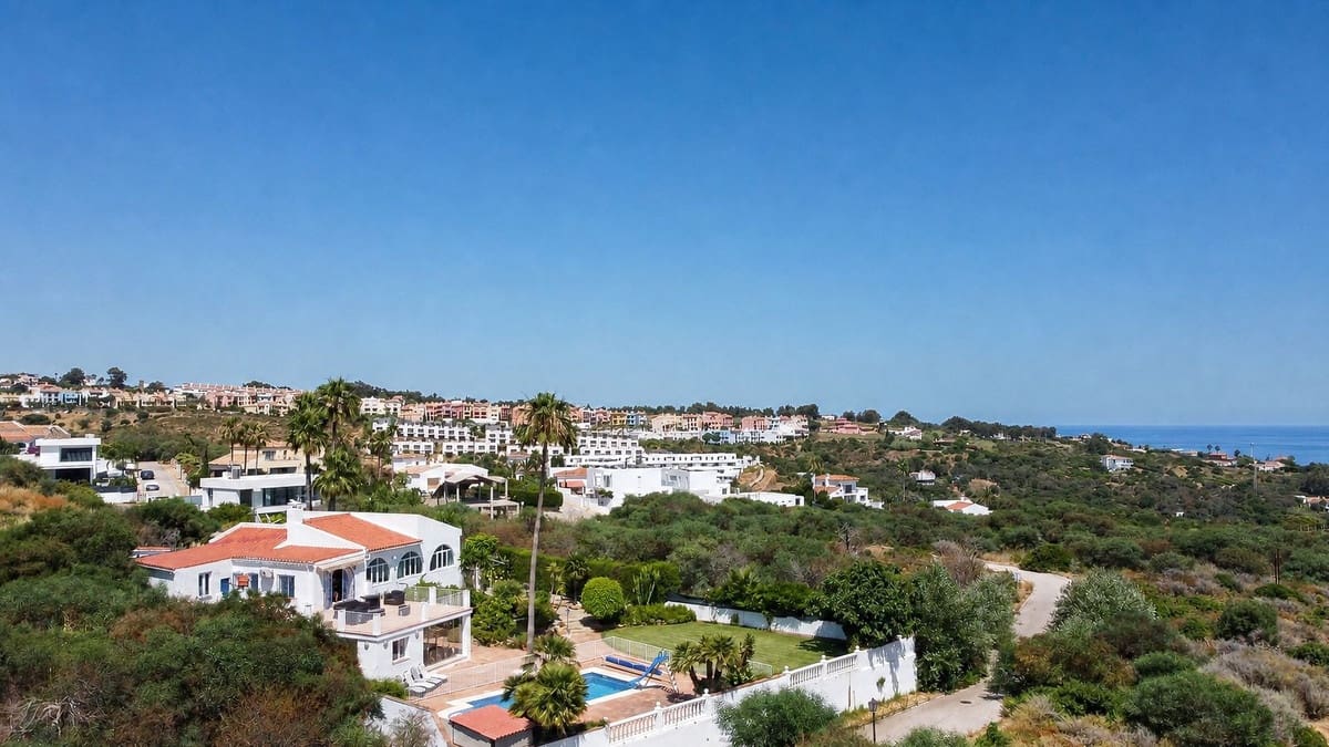 Chalet de 5 habitaciones en Manilva en venta con piscina garaje - 1.100.000 € (Ref: 9918802)