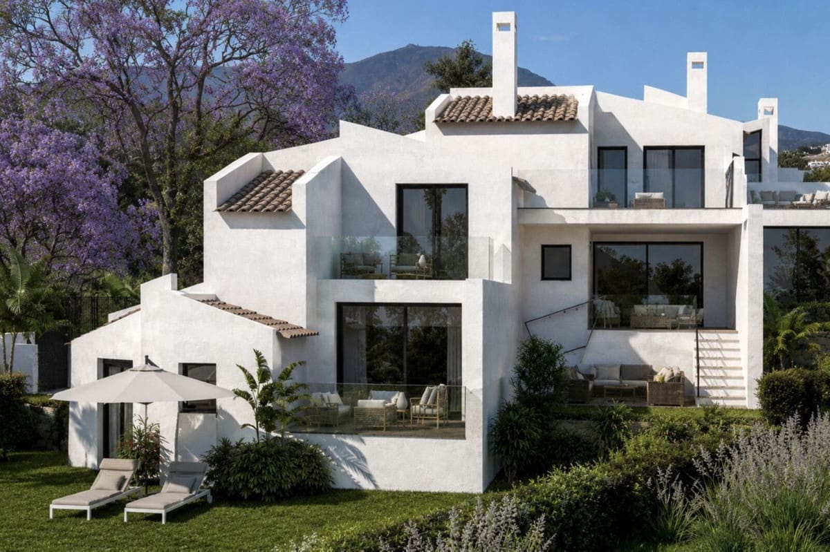 3 chambre Villa/Maison Semi-Mitoyenne à vendre à Estepona avec piscine garage - 610 000 € (Ref: 9919024)