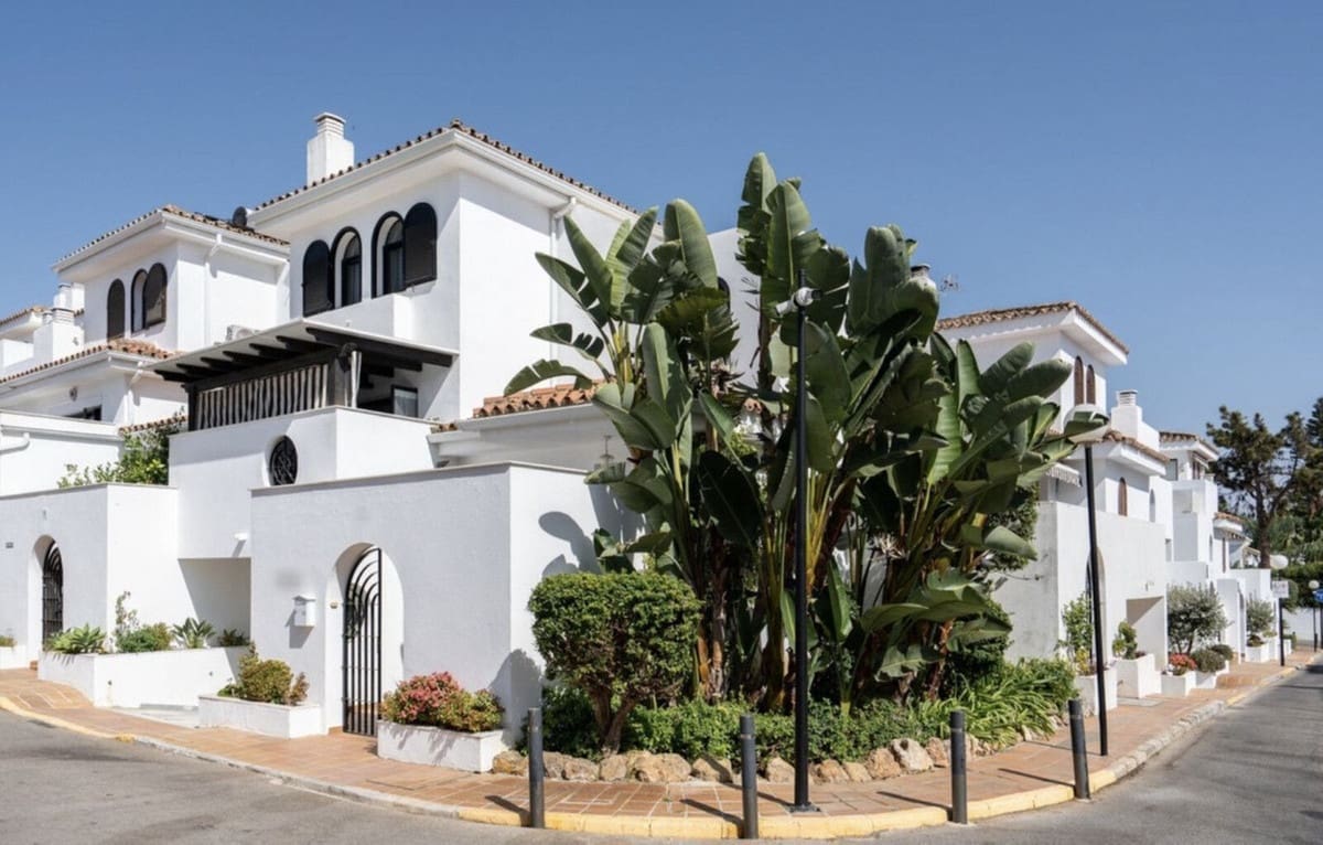 3 Zimmer Haus zu verkaufen in Costalita mit Pool Garage - 680.000 € (Ref: 9919025)