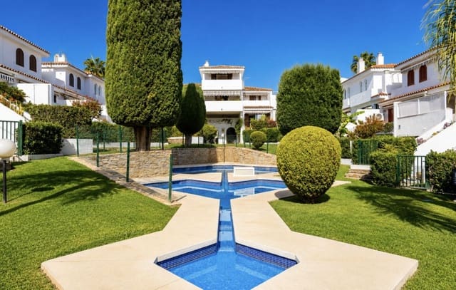 3 Zimmer Haus zu verkaufen in Costalita, Estepona mit Pool Garage - 680.000 € (Ref: 9919025)