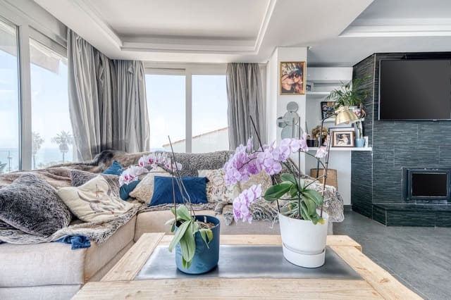 5 soveværelse Villa til salg i Buenas Noches, Estepona med swimmingpool garage - € 749.000 (Ref: 9922848)