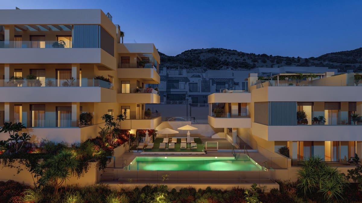 2 soverom Leilighet til salgs i Benalmadena med svømmebasseng garasje - € 338 900 (Ref: 9928369)