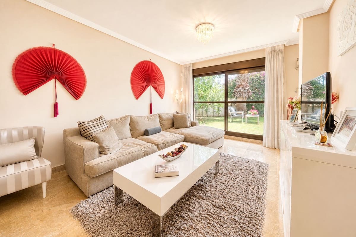 2 sypialnia Apartament na sprzedaż w Estepona z basenem garażem - 355 000 € (Ref: 9932306)