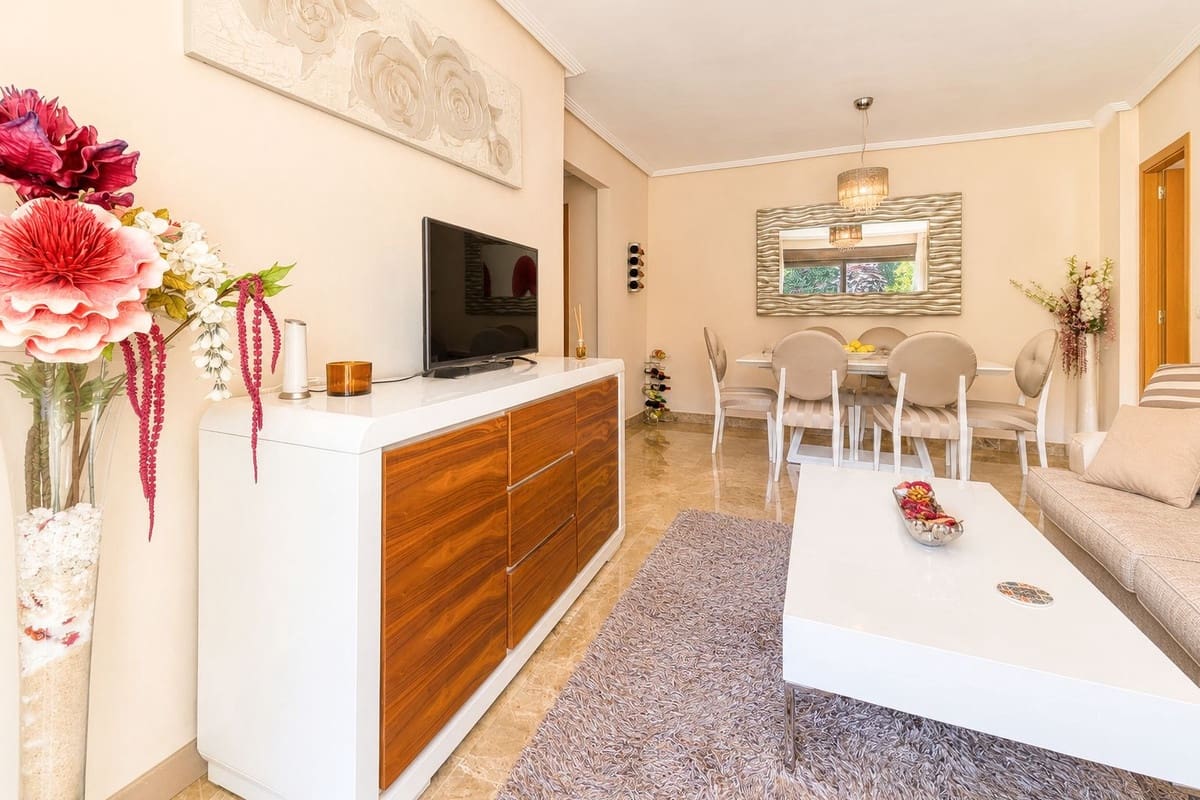 2 sypialnia Apartament na sprzedaż w Estepona z basenem garażem - 355 000 € (Ref: 9932306)