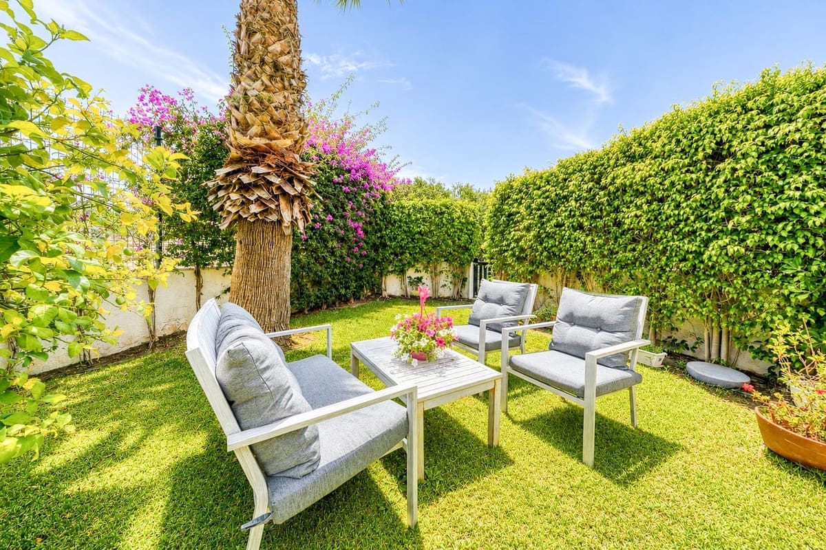 2 sypialnia Apartament na sprzedaż w Estepona z basenem garażem - 355 000 € (Ref: 9932306)