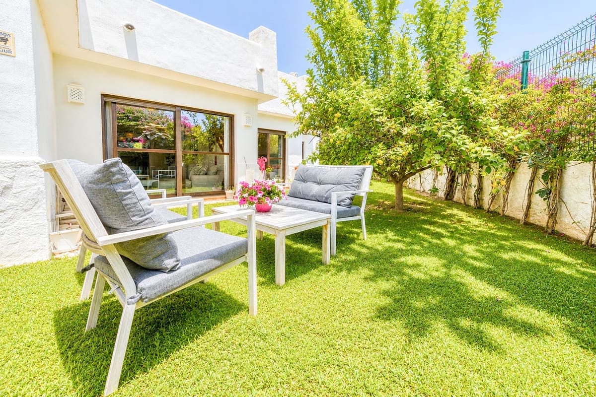 2 sypialnia Apartament na sprzedaż w Estepona z basenem garażem - 355 000 € (Ref: 9932306)