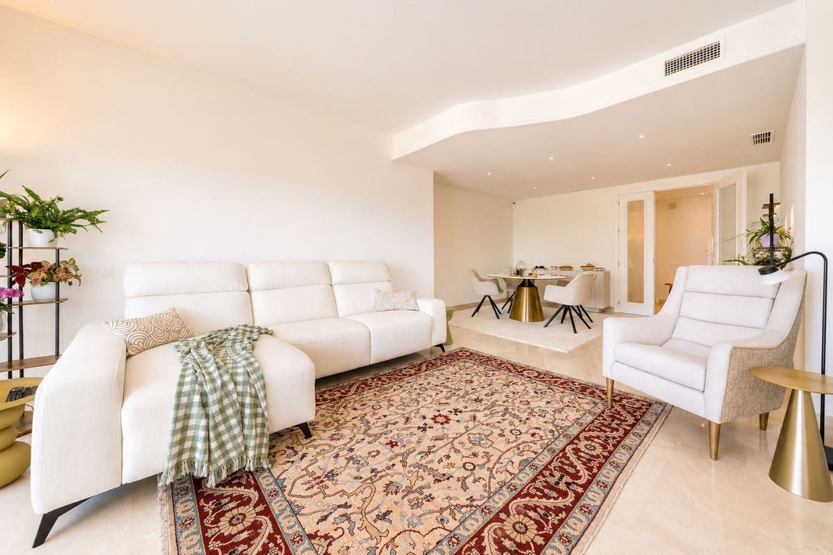 3 sypialnia Apartament na sprzedaż w La Cala Golf z basenem garażem - 750 000 € (Ref: 9932702)