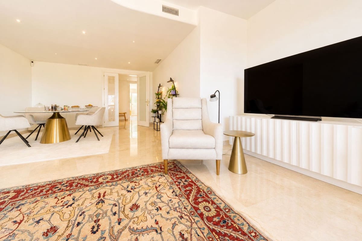 3 sypialnia Apartament na sprzedaż w La Cala Golf z basenem garażem - 750 000 € (Ref: 9932702)
