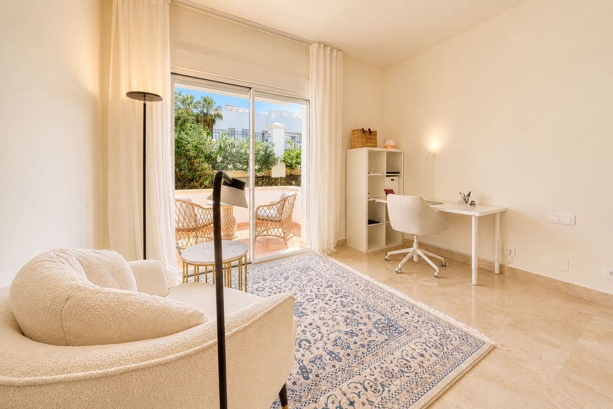 3 sypialnia Apartament na sprzedaż w La Cala Golf z basenem garażem - 750 000 € (Ref: 9932702)