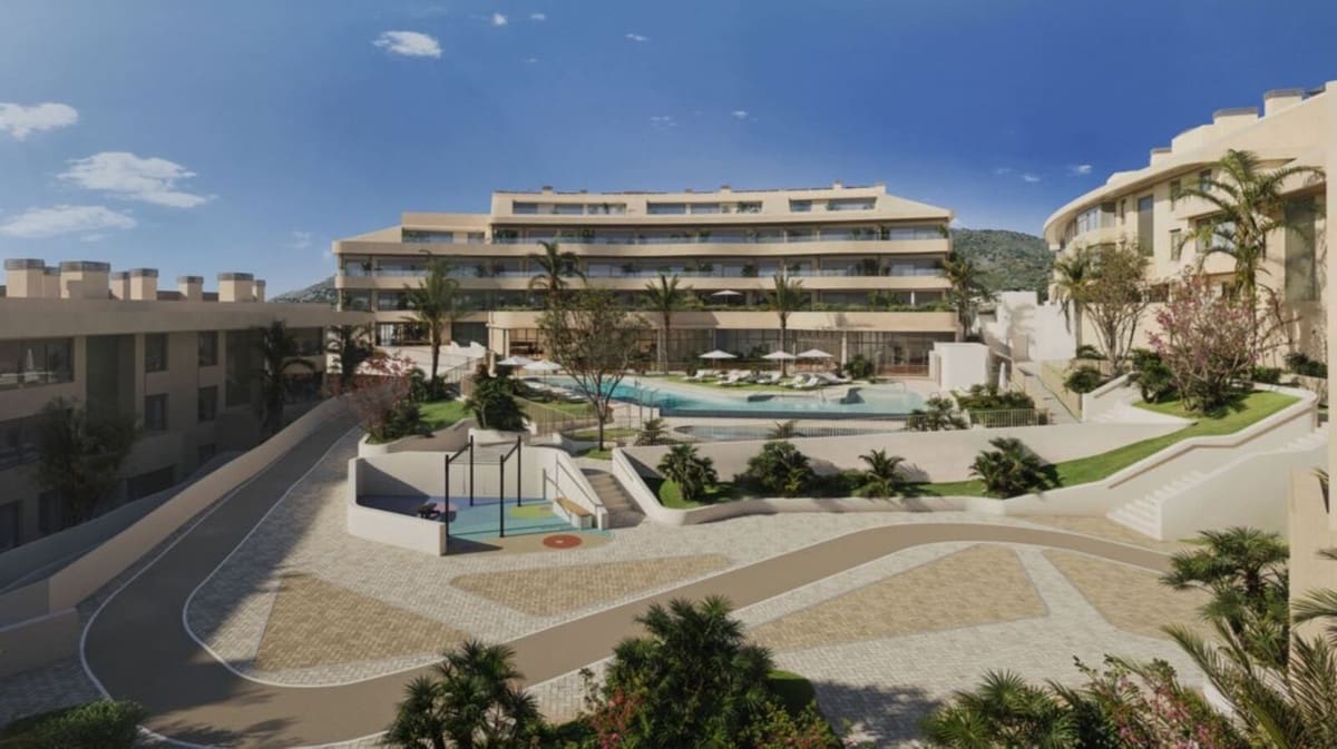2 bedroom Apartment for sale in Fuengirola with pool garage - € 499,000 (Ref: 9944529)