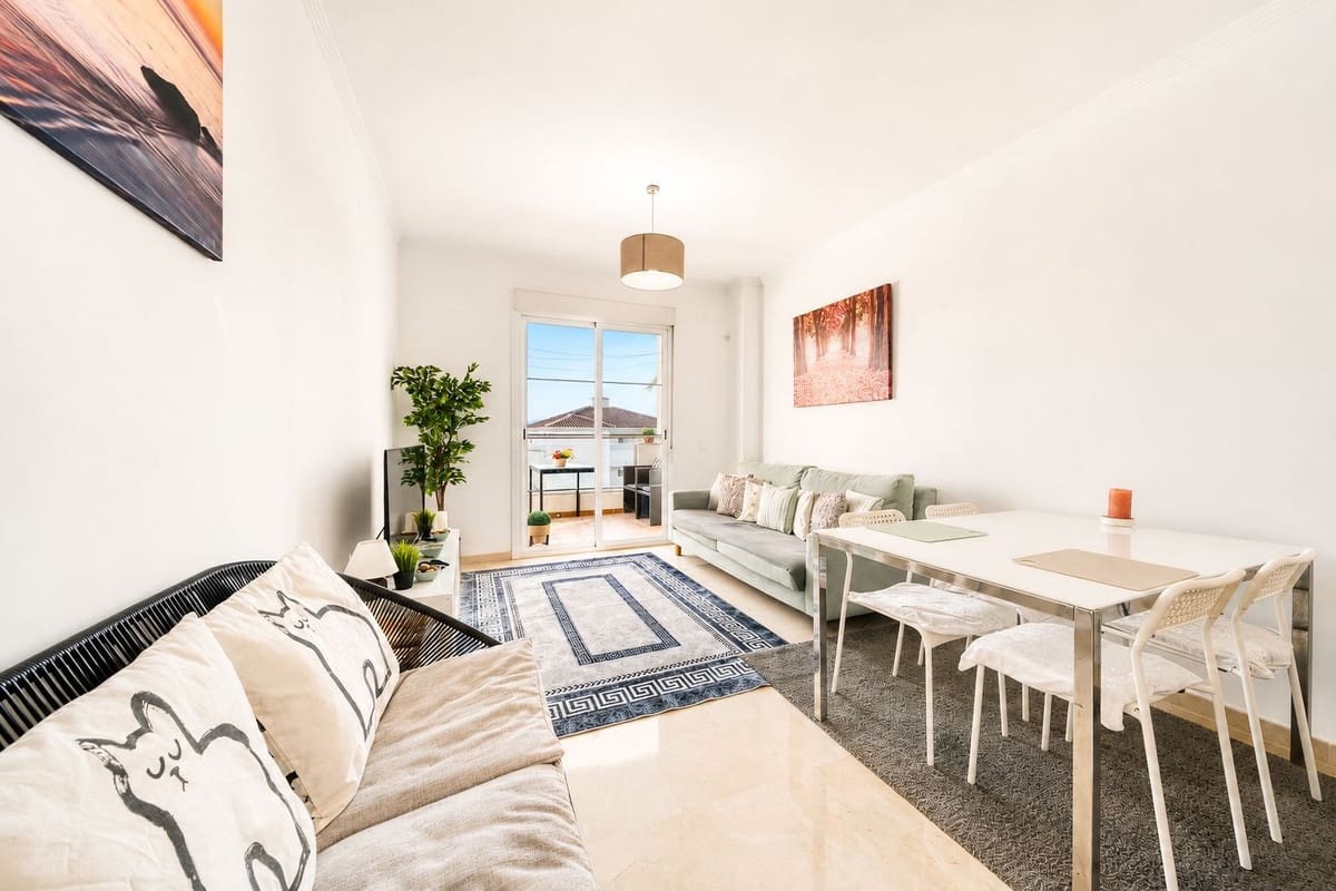 3 soverom Leilighet til salgs i La Duquesa / Puerto de la Duquesa med svømmebasseng - € 265 000 (Ref: 9944862)