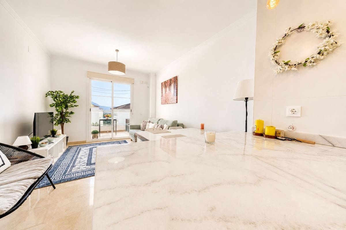 3 soverom Leilighet til salgs i La Duquesa / Puerto de la Duquesa med svømmebasseng - € 265 000 (Ref: 9944862)