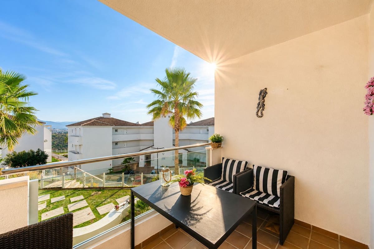 3 soverom Leilighet til salgs i La Duquesa / Puerto de la Duquesa med svømmebasseng - € 265 000 (Ref: 9944862)