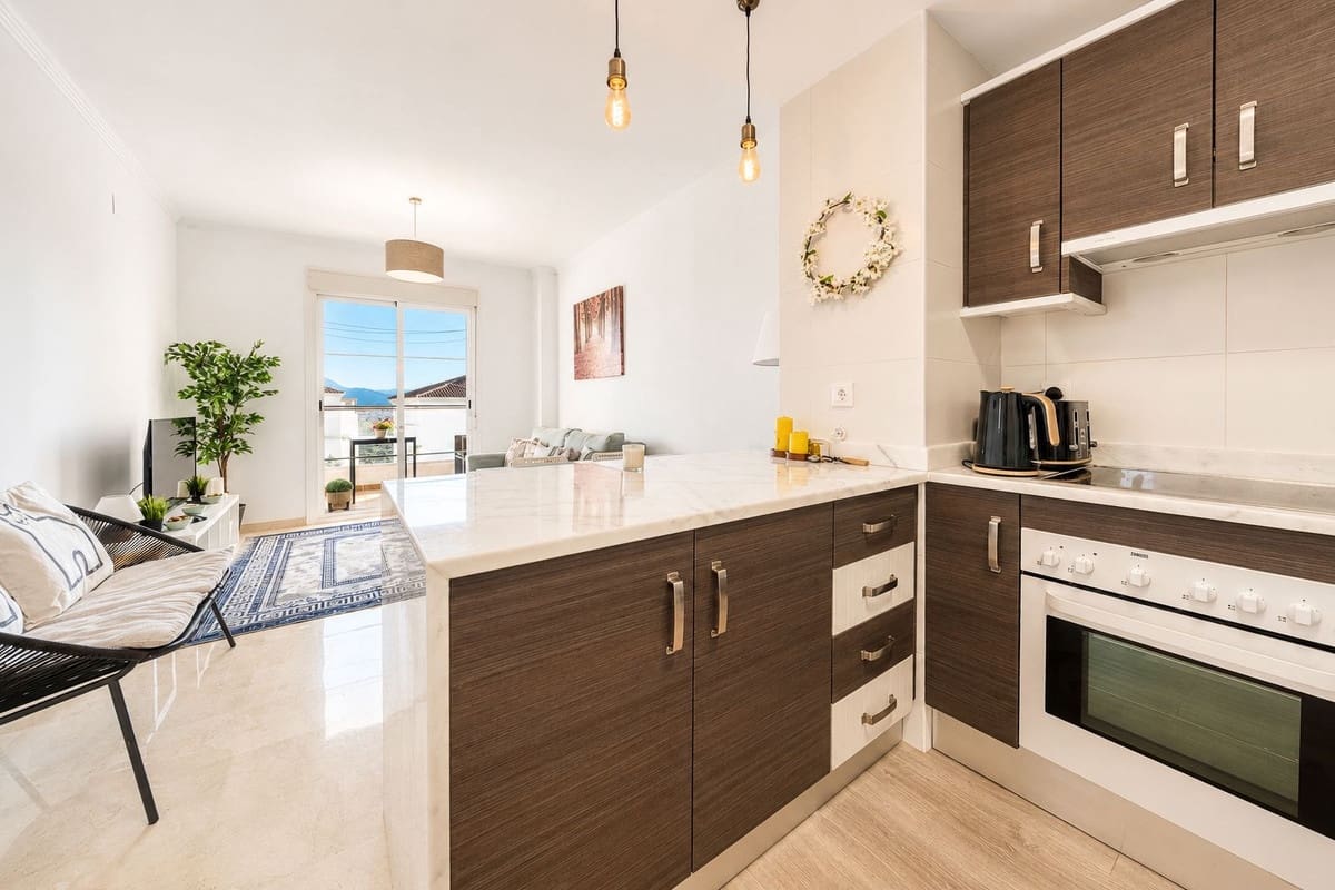 3 soverom Leilighet til salgs i La Duquesa / Puerto de la Duquesa med svømmebasseng - € 265 000 (Ref: 9944862)