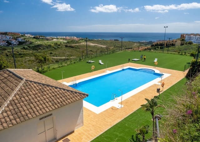 3 sypialnia Apartament na sprzedaż w La Duquesa / Puerto de la Duquesa, Manilva z basenem - 265 000 € (Ref: 9944862)