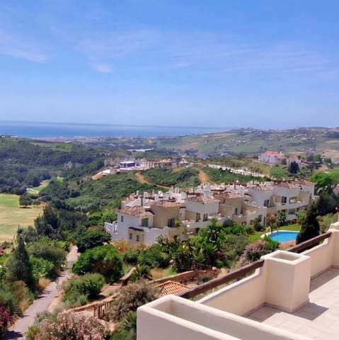 3 bedroom Penthouse for sale in Casares with pool garage - € 510,000 (Ref: 9946644)