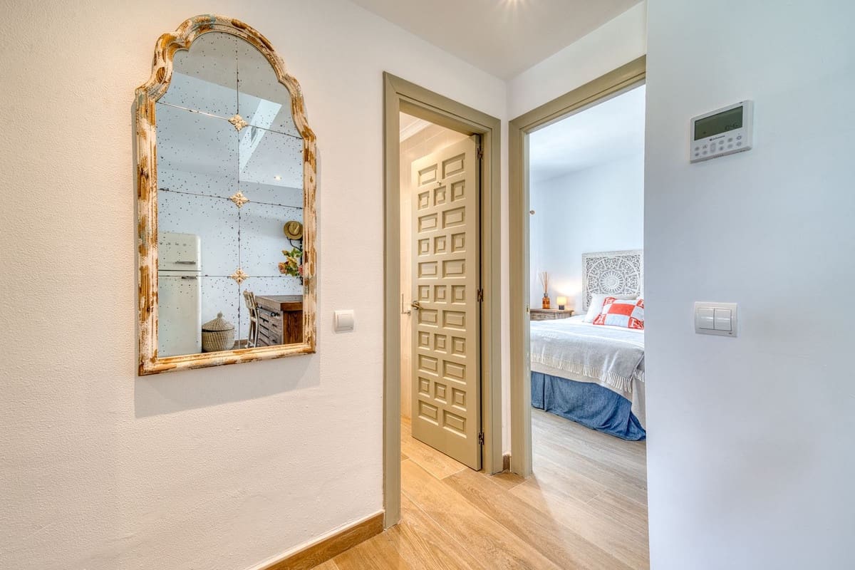 2 slaapkamer Appartement te koop in Aloha Golf met zwembad garage - € 695.000 (Ref: 9953375)