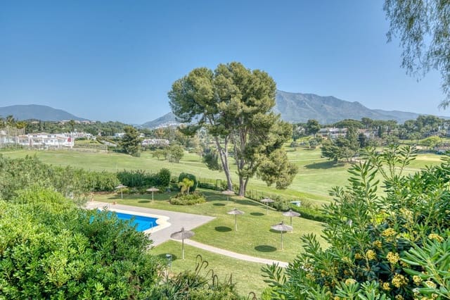 2 makuuhuone Huoneisto myytävänä paikassa Aloha Golf, Marbella mukana uima-altaan 
autotalli - 695 000 € (Ref: 9953375)