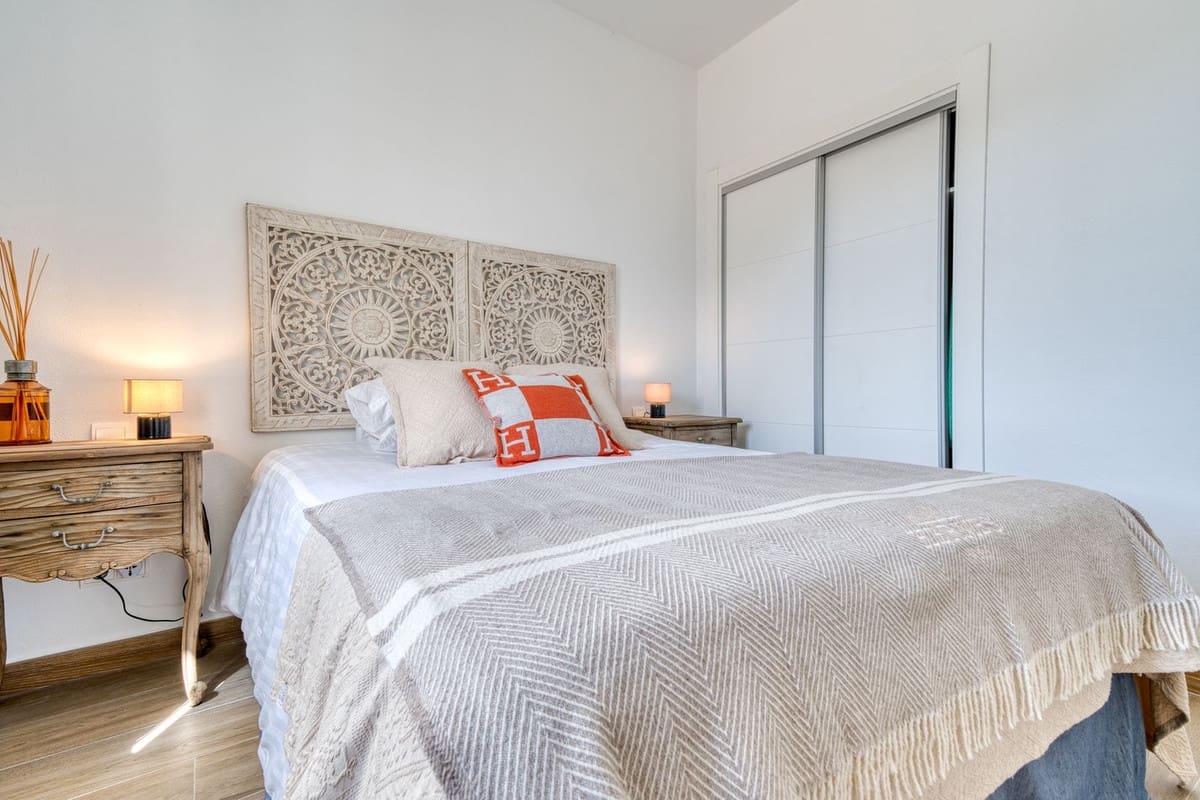 2 slaapkamer Appartement te koop in Aloha Golf met zwembad garage - € 695.000 (Ref: 9953375)