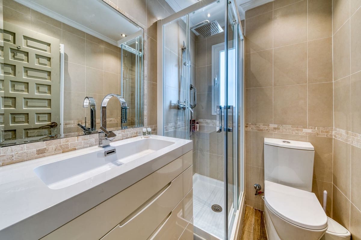 2 slaapkamer Appartement te koop in Aloha Golf met zwembad garage - € 695.000 (Ref: 9953375)