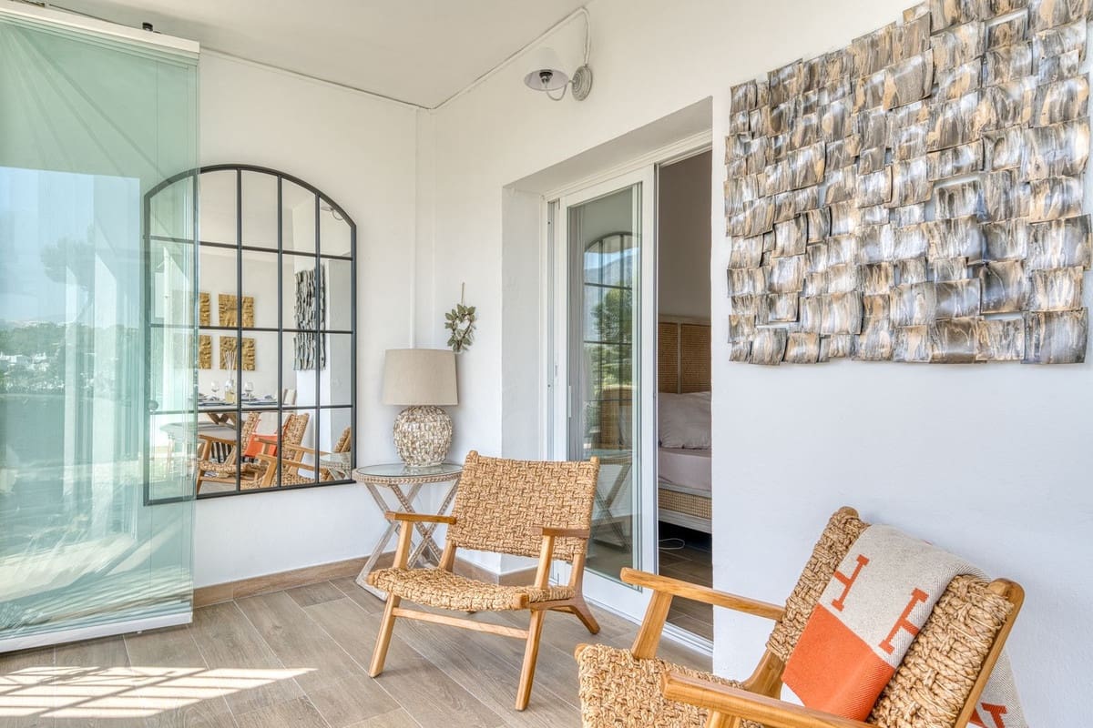 2 slaapkamer Appartement te koop in Aloha Golf met zwembad garage - € 695.000 (Ref: 9953375)