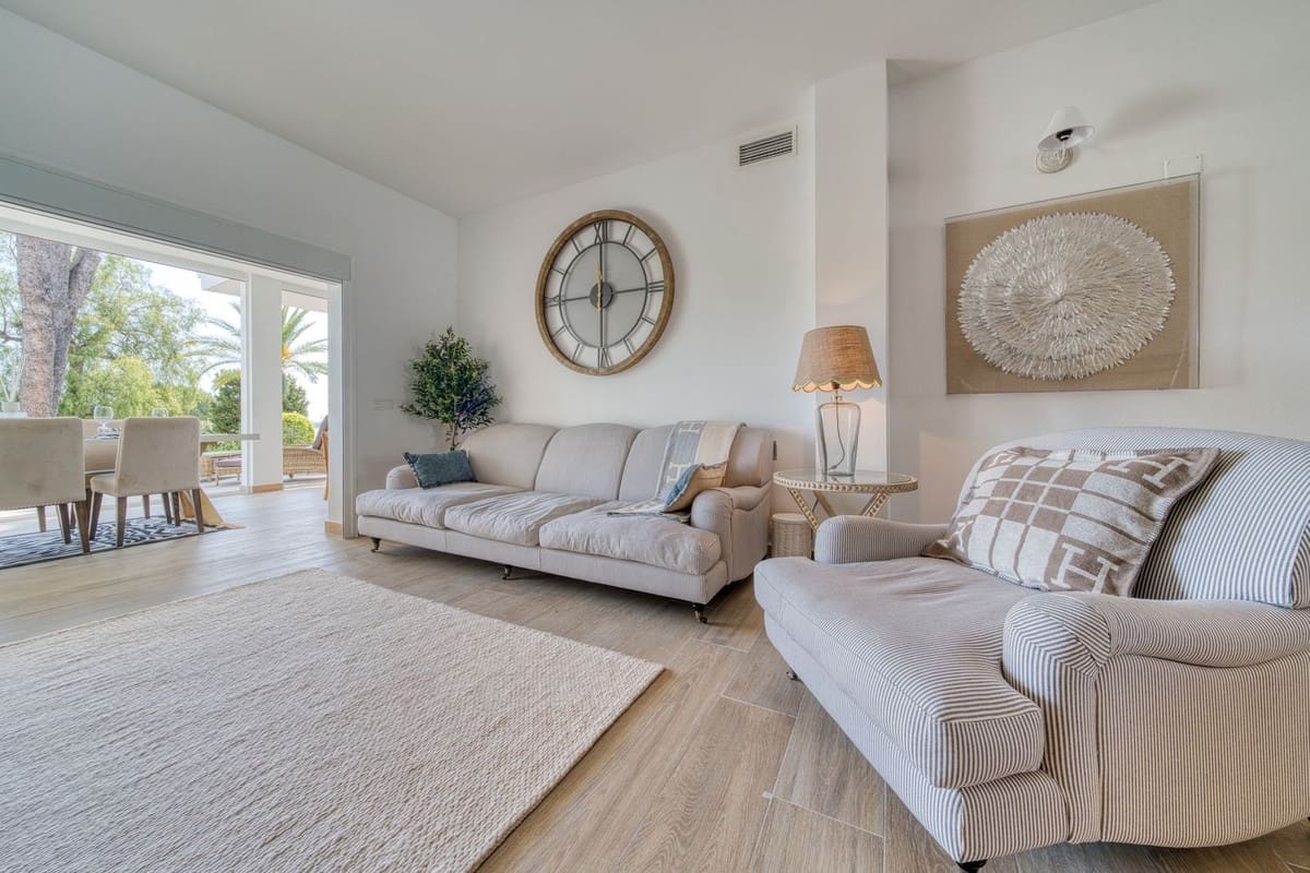 2 slaapkamer Appartement te koop in Aloha Golf met zwembad garage - € 695.000 (Ref: 9953375)
