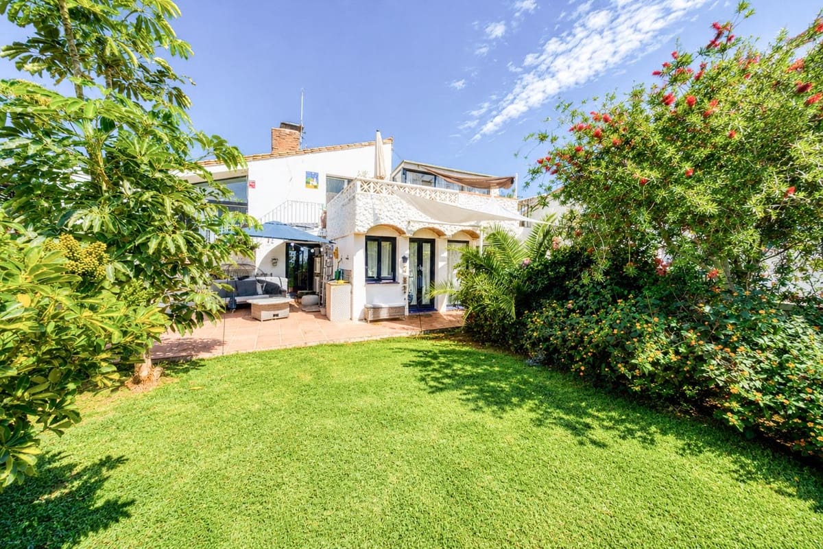 2 Zimmer Haus zu verkaufen in Estepona mit Pool Garage - 499.000 € (Ref: 9956555)