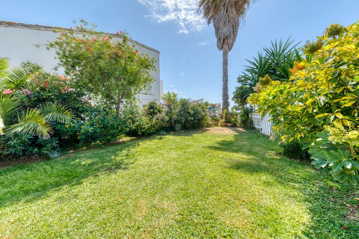 2 Zimmer Haus zu verkaufen in Estepona mit Pool Garage - 499.000 € (Ref: 9956555)