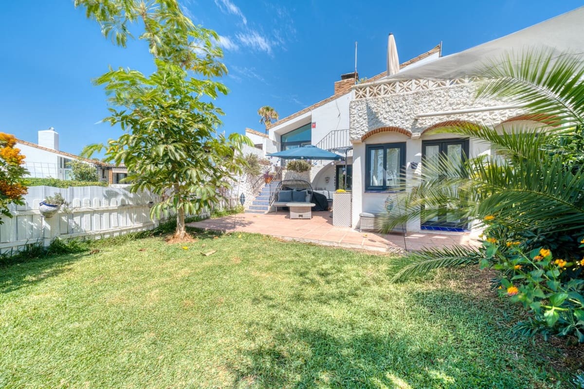 2 Zimmer Haus zu verkaufen in Estepona mit Pool Garage - 499.000 € (Ref: 9956555)