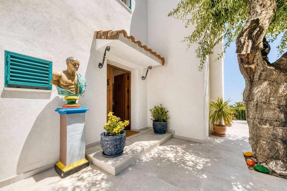 5 bedroom Villa for sale in El Madronal with pool garage - € 2,995,000 (Ref: 9969084)