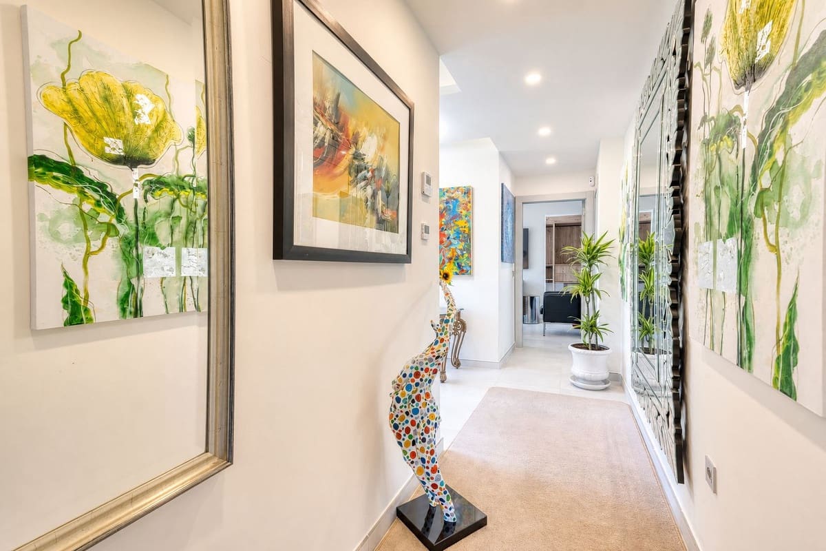 5 bedroom Villa for sale in El Madronal with pool garage - € 2,995,000 (Ref: 9969084)