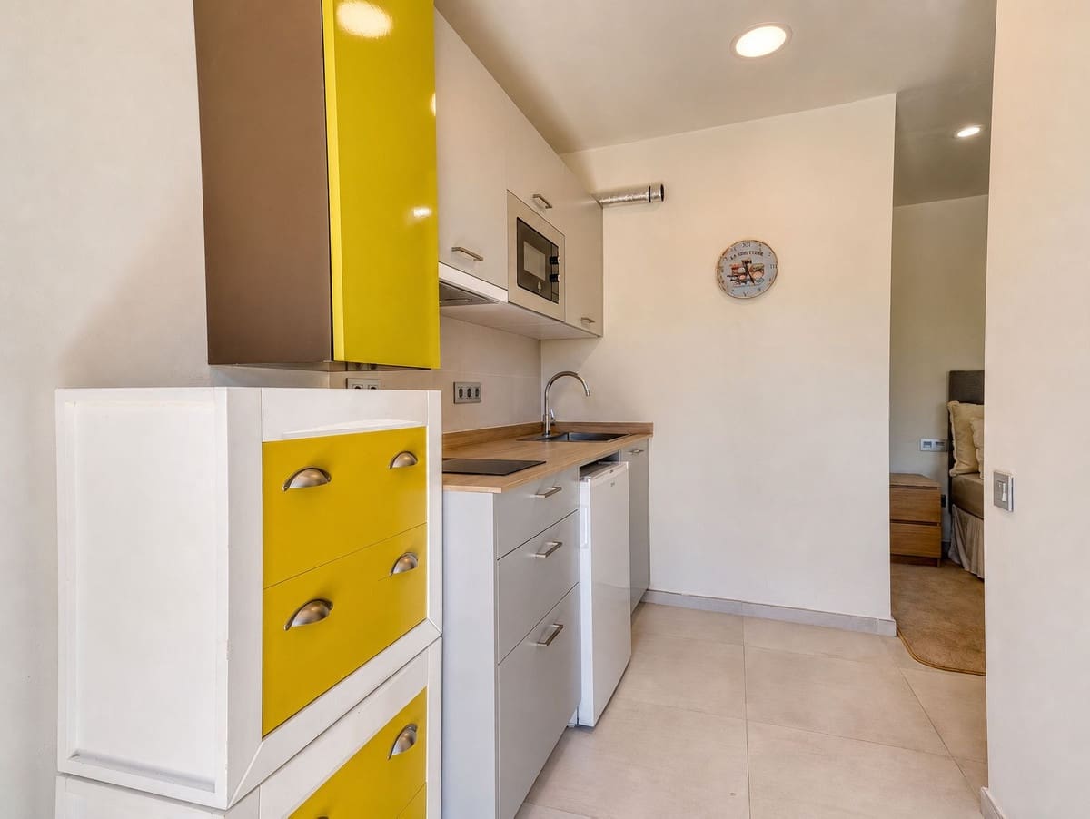 5 bedroom Villa for sale in El Madronal with pool garage - € 2,995,000 (Ref: 9969084)