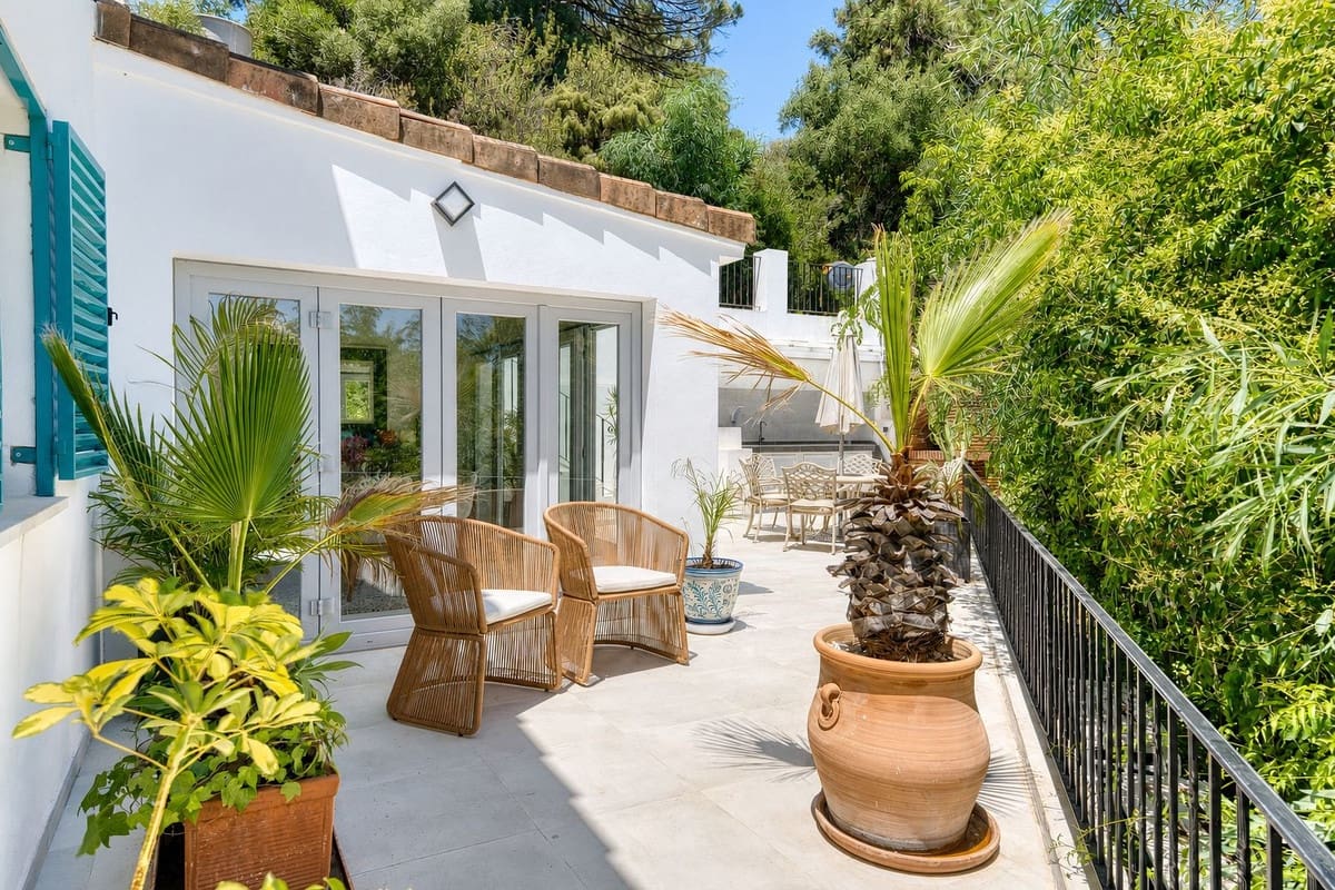 5 bedroom Villa for sale in El Madronal with pool garage - € 2,995,000 (Ref: 9969084)