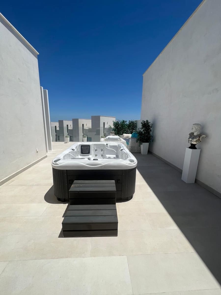 3 chambre Maison de Ville à vendre à Sotogrande avec piscine garage - 899 000 € (Ref: 9981512)