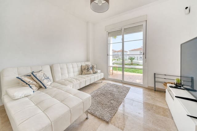 Apartamento de 2 habitaciones en La Duquesa / Puerto de la Duquesa, Manilva en venta con piscina garaje - 230.000 € (Ref: 9981513)