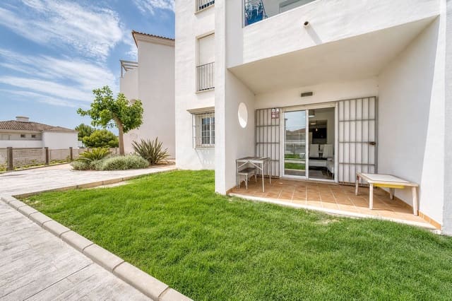 Apartamento de 2 habitaciones en La Duquesa / Puerto de la Duquesa, Manilva en venta con piscina garaje - 230.000 € (Ref: 9981513)