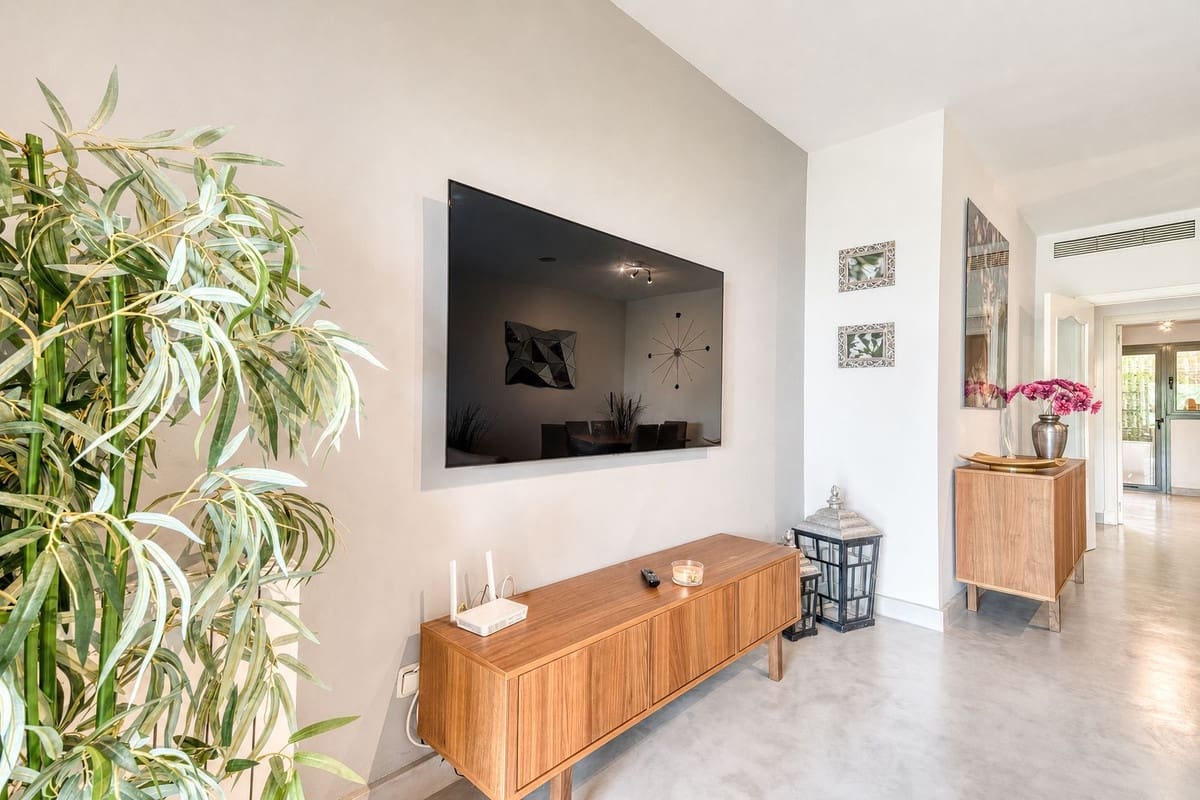 2 slaapkamer Appartement te koop in Los Flamingos met zwembad garage - € 599.000 (Ref: 9985846)