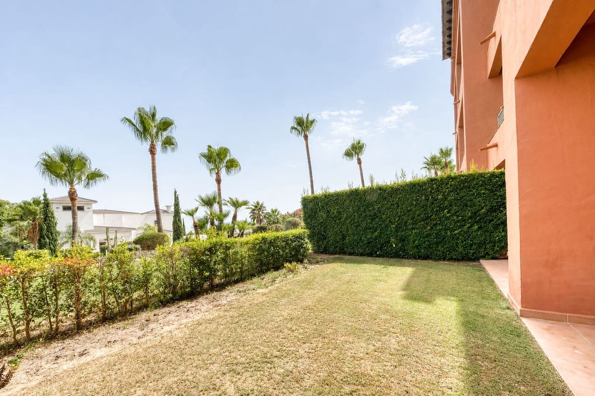2 slaapkamer Appartement te koop in Los Flamingos met zwembad garage - € 599.000 (Ref: 9985846)