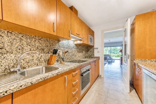 2 soverom Leilighet til salgs i Los Flamingos, Benahavís med svømmebasseng garasje - € 599 000 (Ref: 9985846)