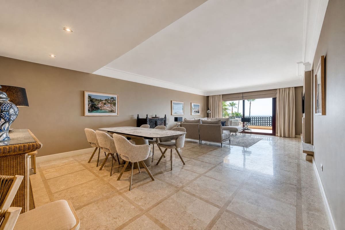 2 sovrum Lägenhet till salu i Estepona med pool garage - 2 485 000 € (Ref: 9985913)