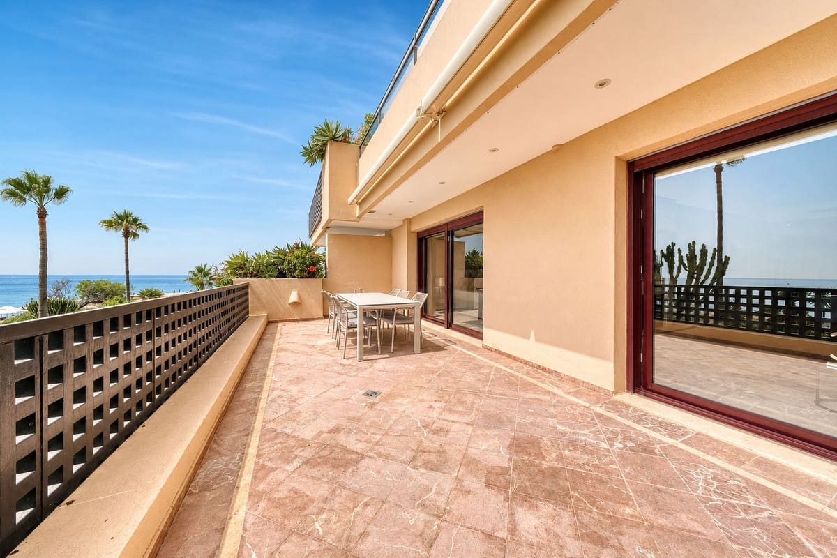 2 sovrum Lägenhet till salu i Estepona med pool garage - 2 485 000 € (Ref: 9985913)