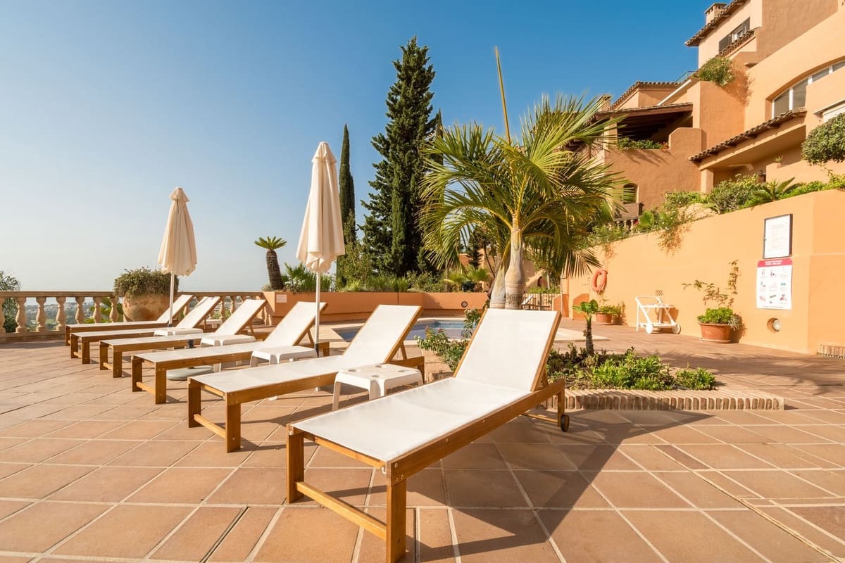 3 slaapkamer Appartement te koop in Nueva Andalucia met zwembad garage - € 1.650.000 (Ref: 9997530)