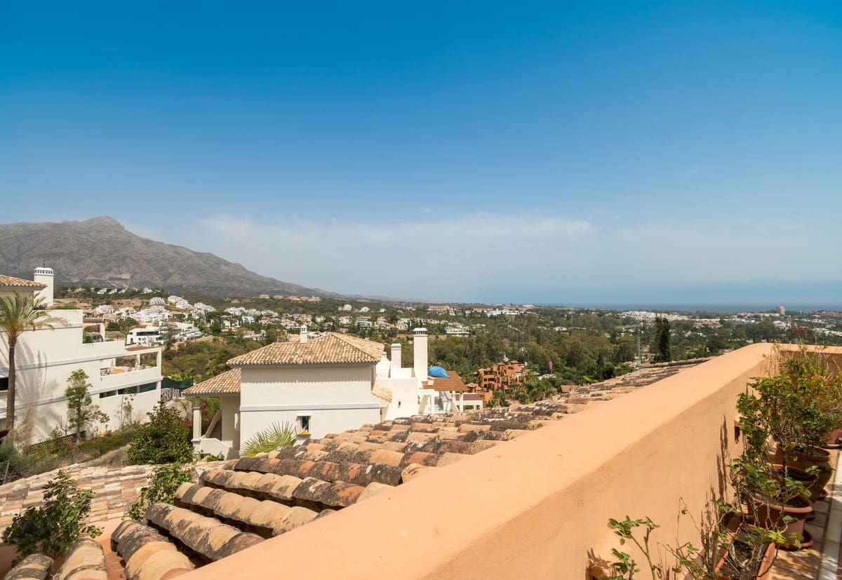 3 slaapkamer Appartement te koop in Nueva Andalucia met zwembad garage - € 1.650.000 (Ref: 9997530)