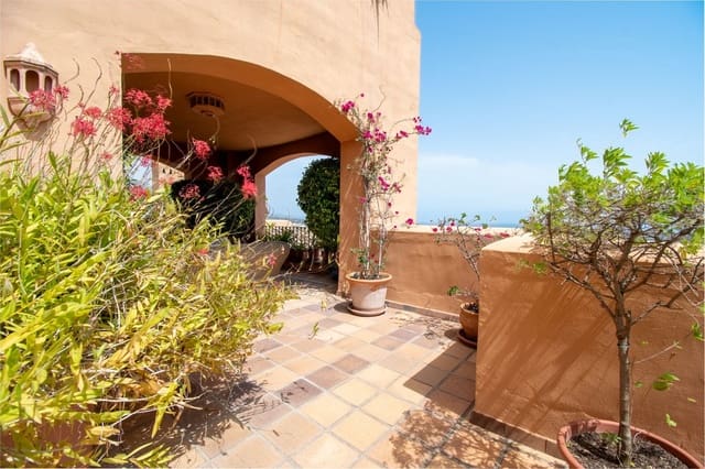 3 soveværelse Lejlighed til salg i Nueva Andalucia, Marbella med swimmingpool garage - € 1.650.000 (Ref: 9997530)