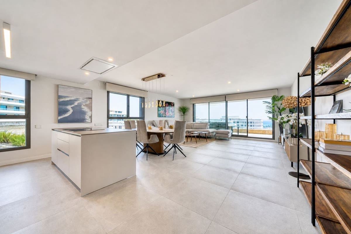 3 bedroom Apartment for sale in Estepona with pool garage - € 990,000 (Ref: 9997883)