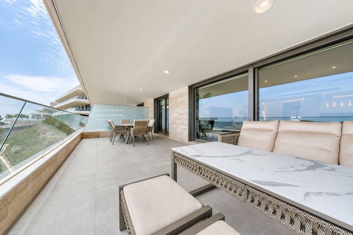3 bedroom Apartment for sale in Estepona with pool garage - € 990,000 (Ref: 9997883)