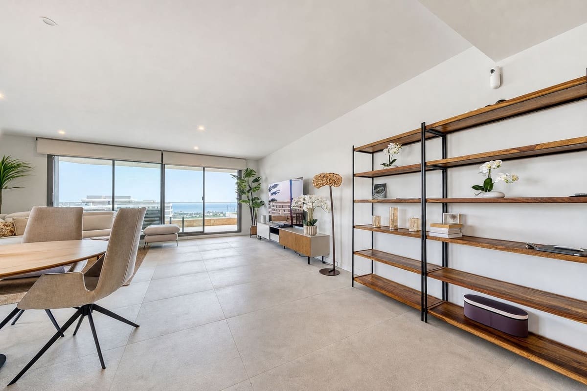3 bedroom Apartment for sale in Estepona with pool garage - € 990,000 (Ref: 9997883)