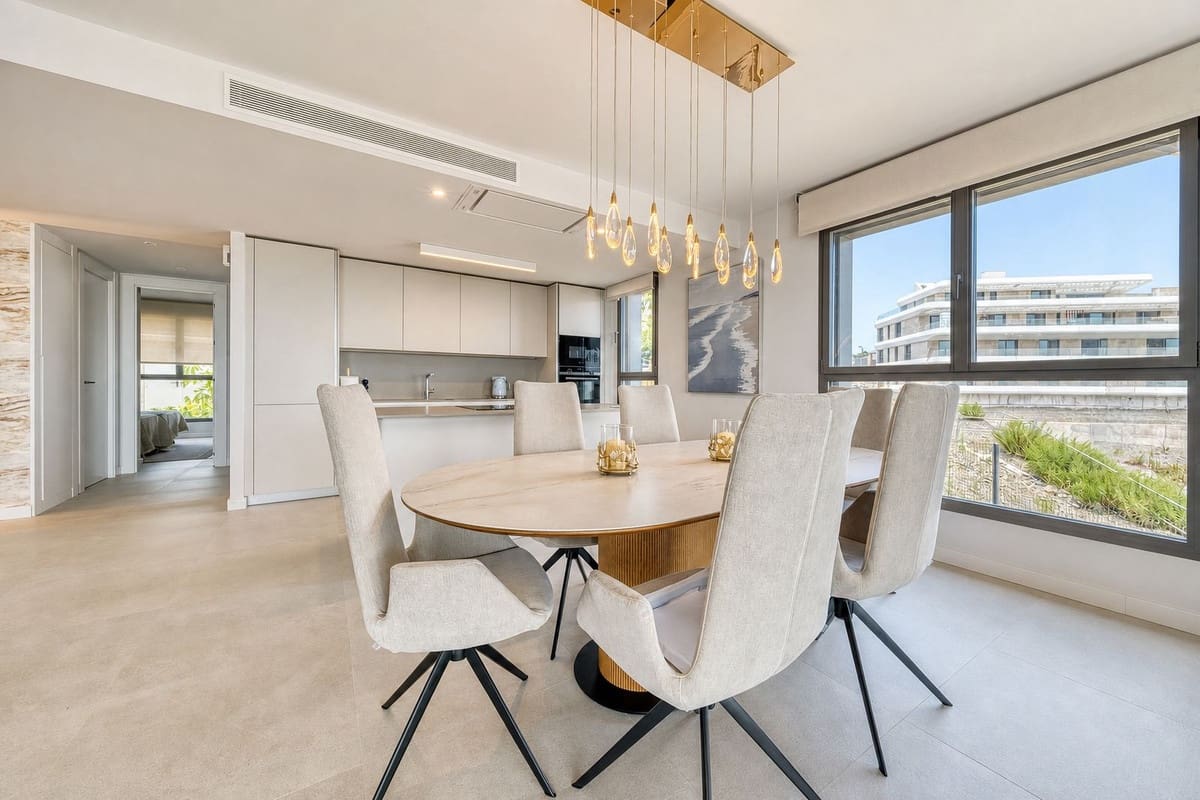3 bedroom Apartment for sale in Estepona with pool garage - € 990,000 (Ref: 9997883)