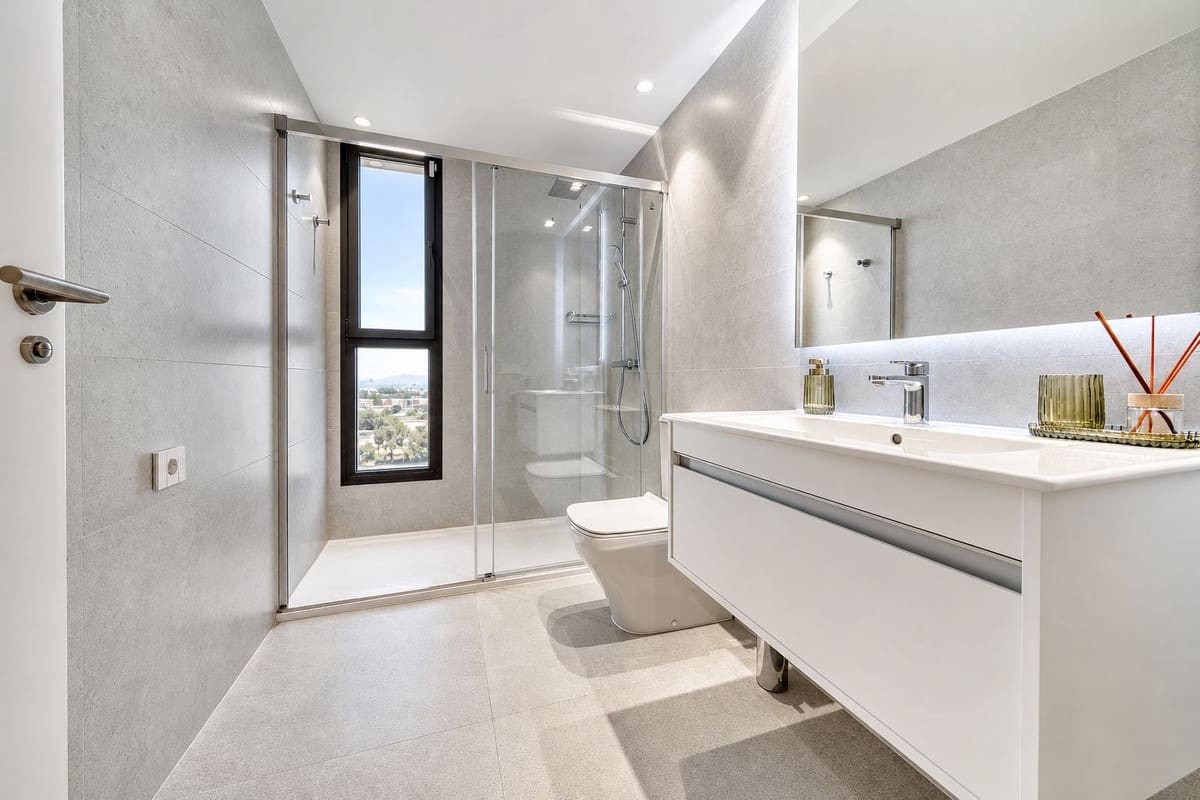 3 bedroom Apartment for sale in Estepona with pool garage - € 990,000 (Ref: 9997883)
